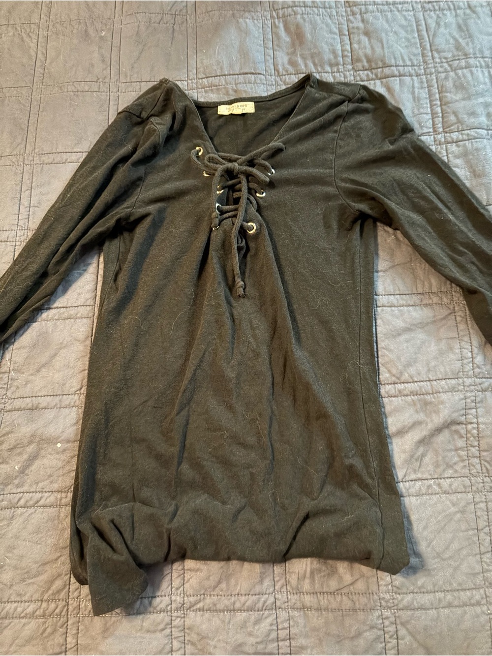 Women's Black Lace-Up 3/4 Sleeve Top size small heart and hips